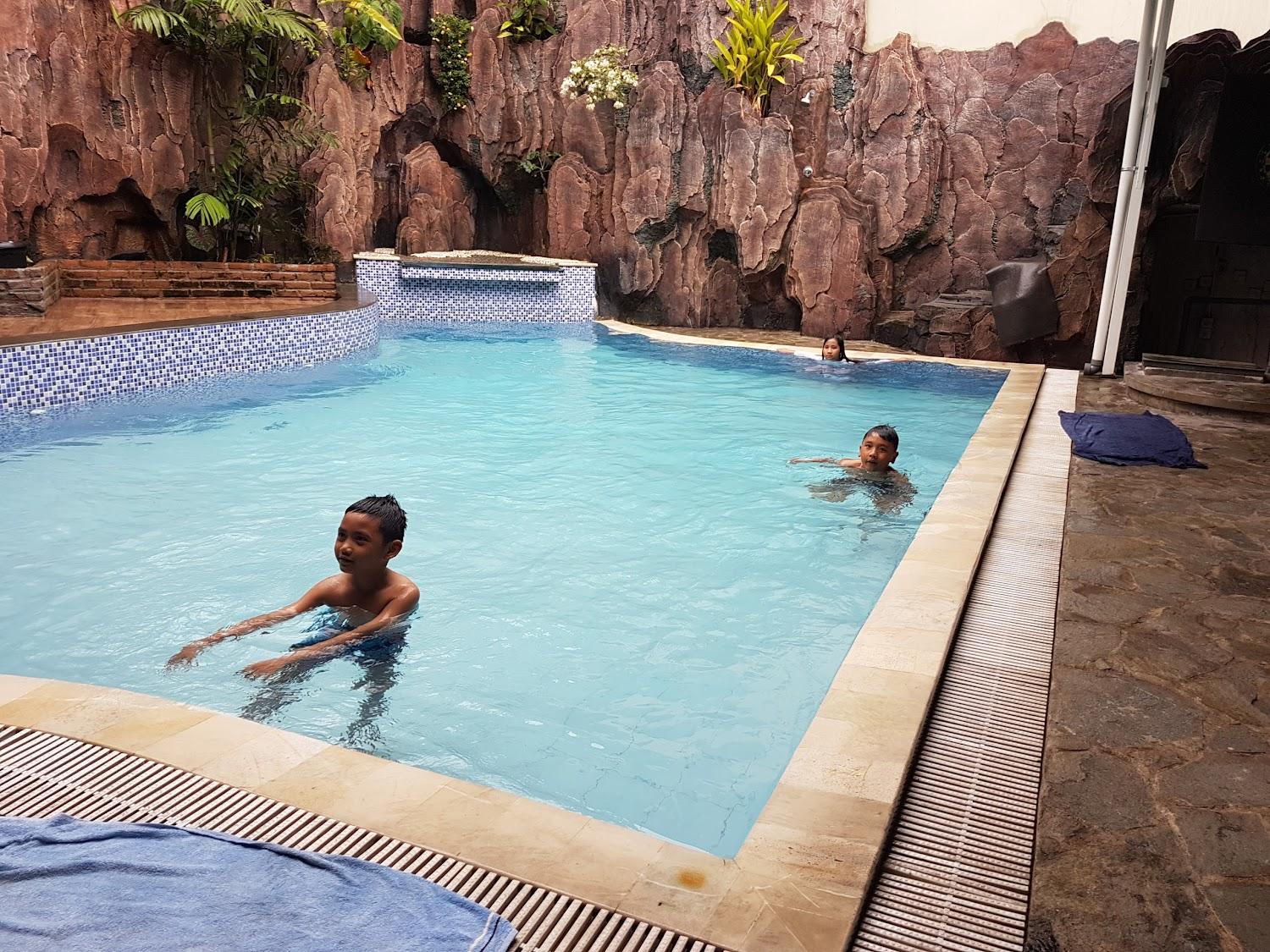 Cover Image for Bonsai Surf Lodge