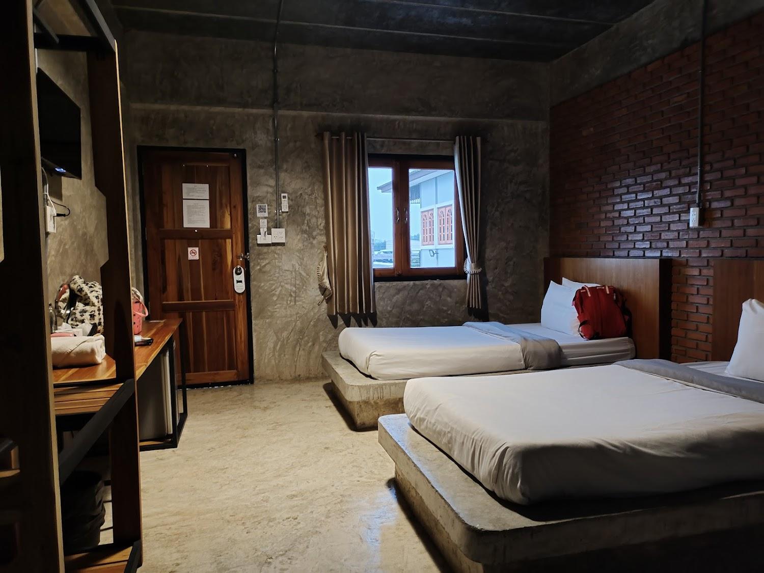 Cover Image for TonFang Hotel