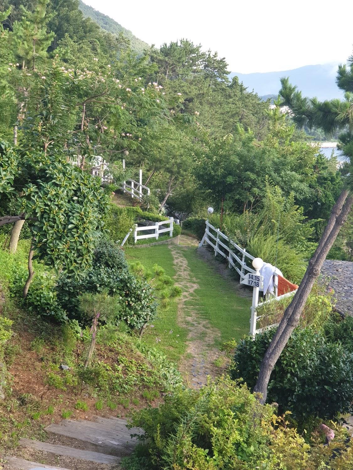 Cover Image for Honghyun Village