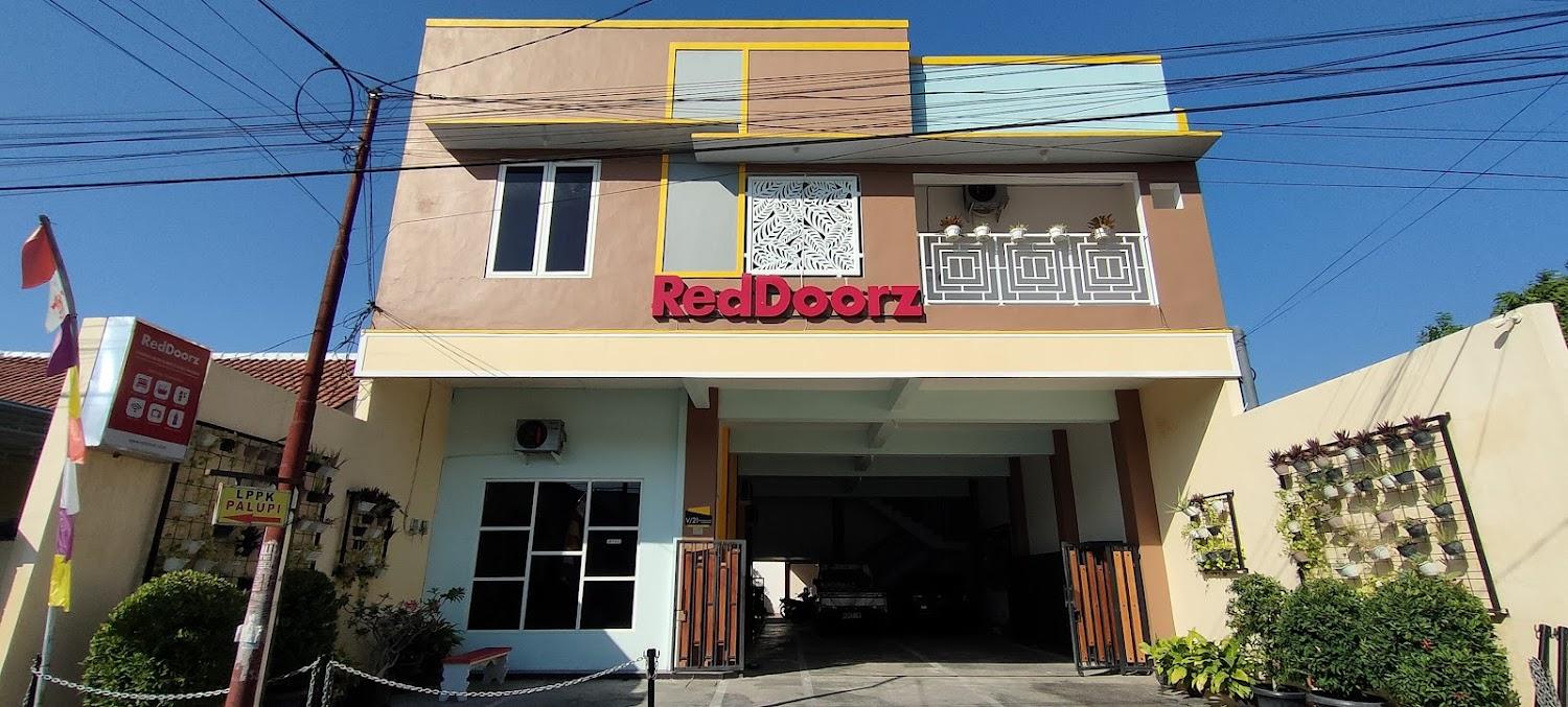 Cover Image for RedDoorz Syariah near Suncity Mall Madiun