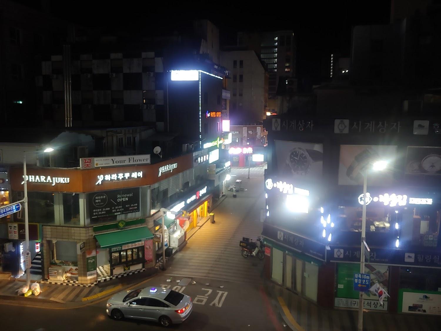 Cover Image for 씨씨 모텔