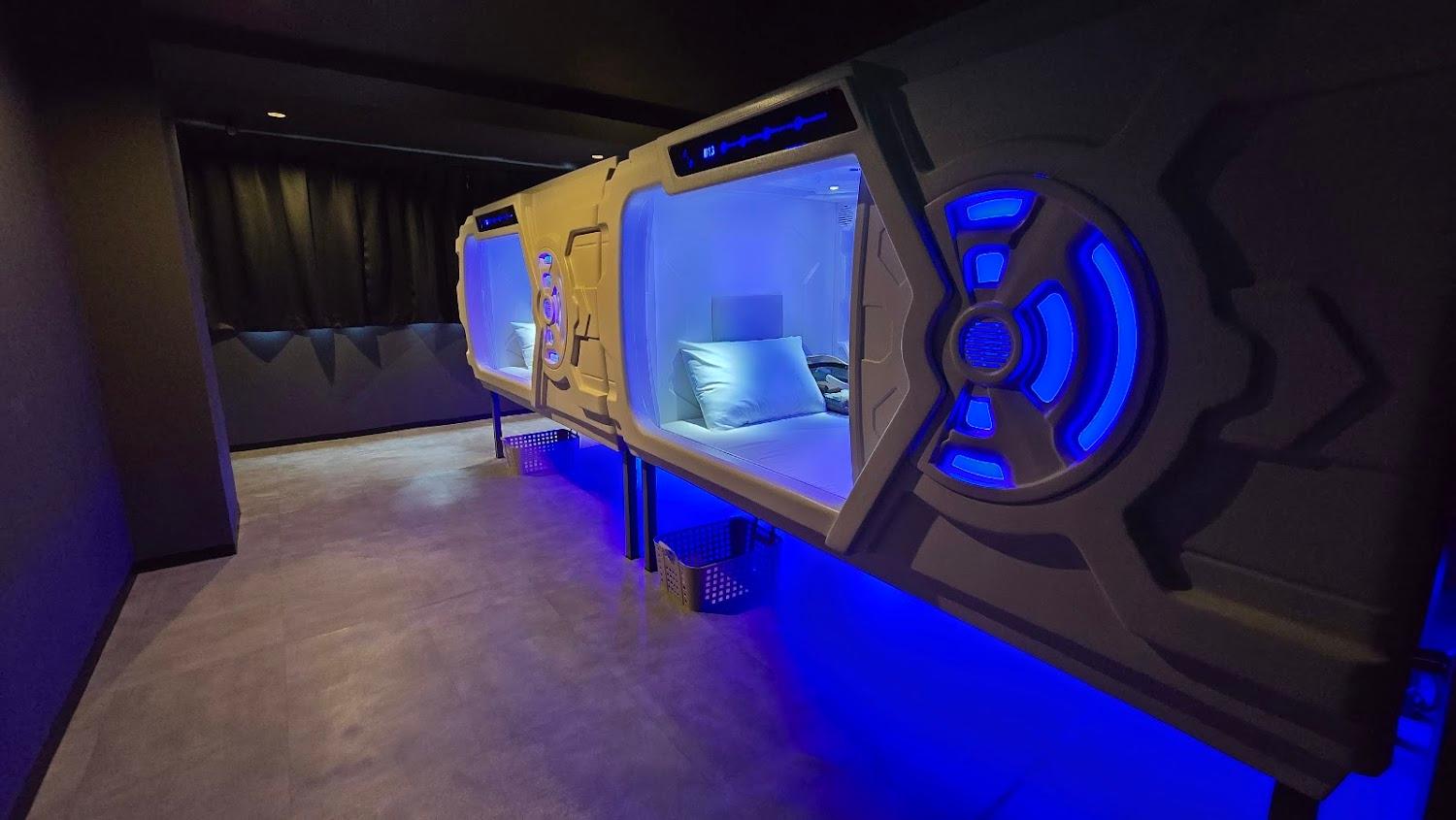 Cover Image for HOTEL GALAXY POD