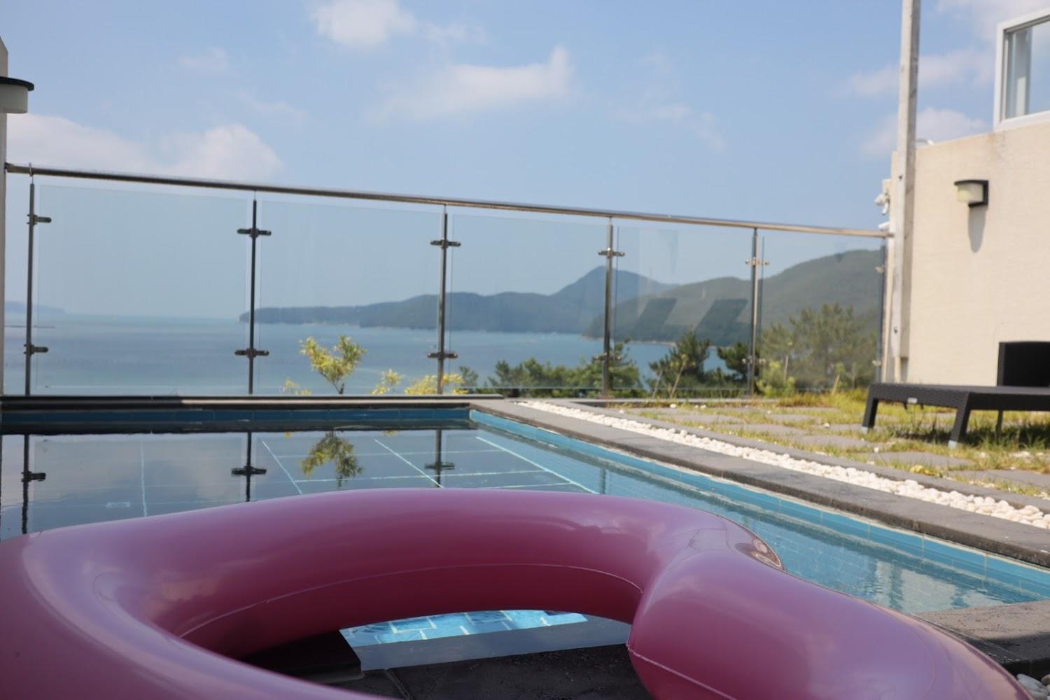 Cover Image for The Bay Pool Villas Pensions
