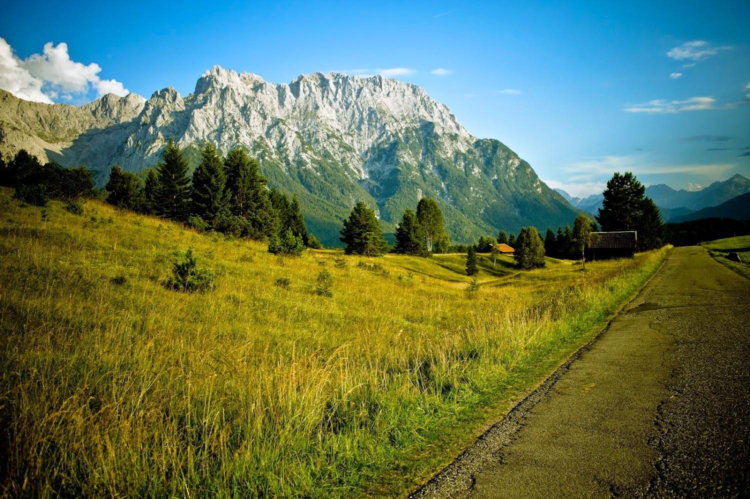 Cover Image for DJH Jugendherberge Mittenwald