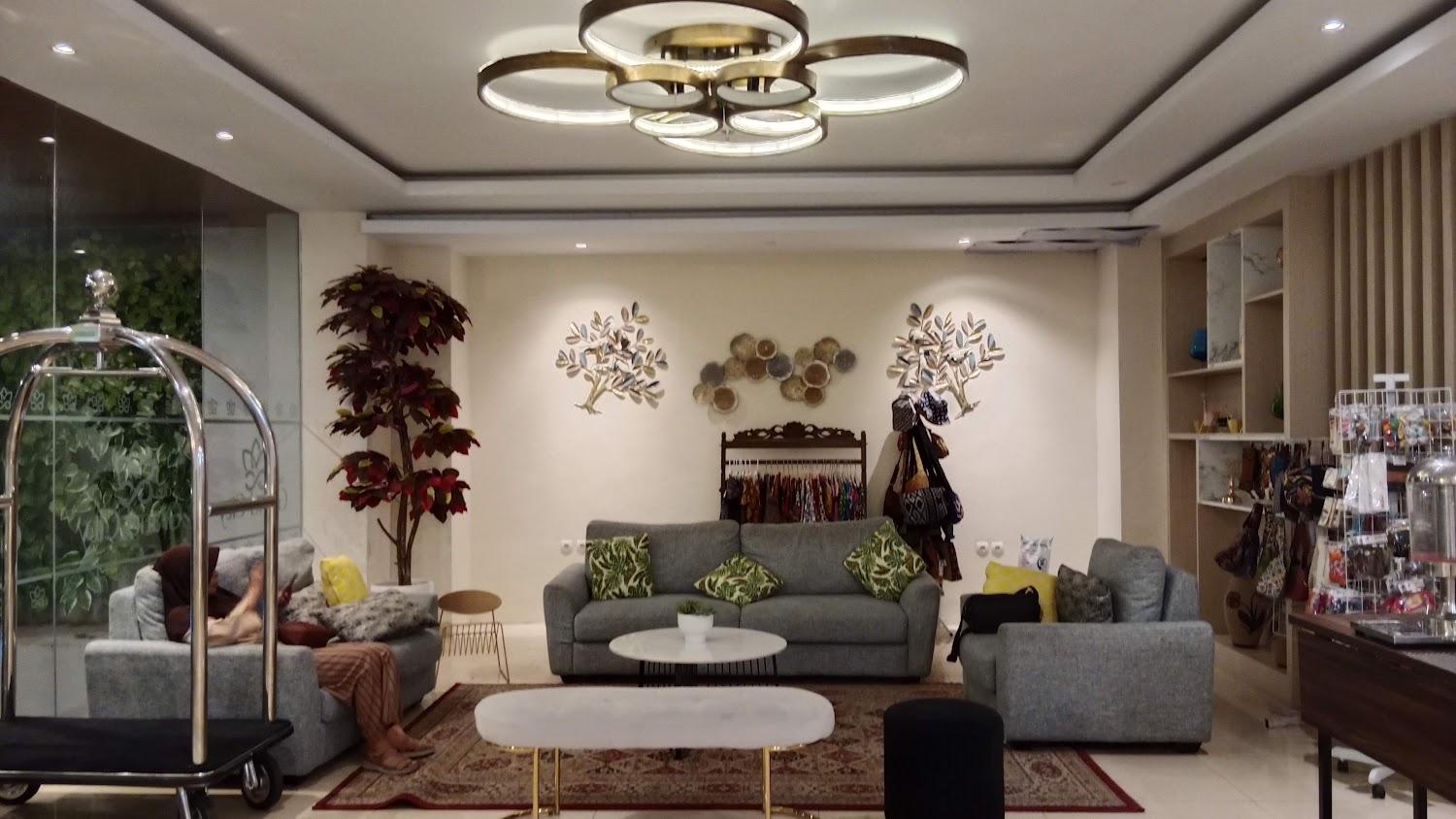 Cover Image for Solo Grand City Hotel