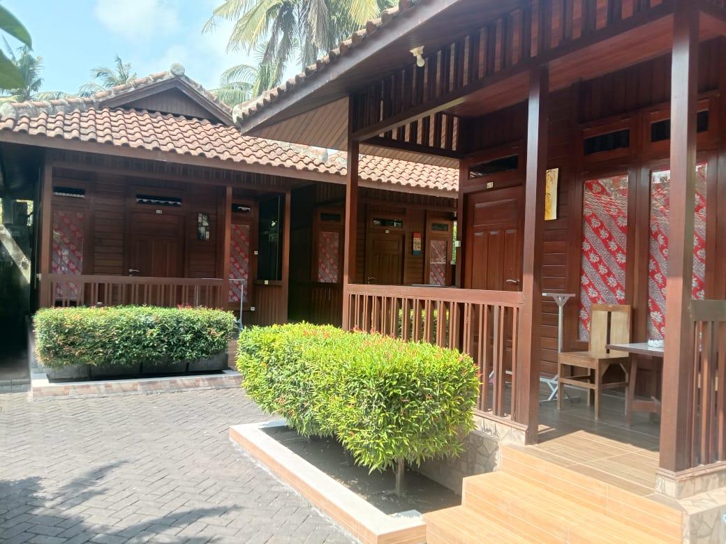 Cover Image for Rumah mertua conttage