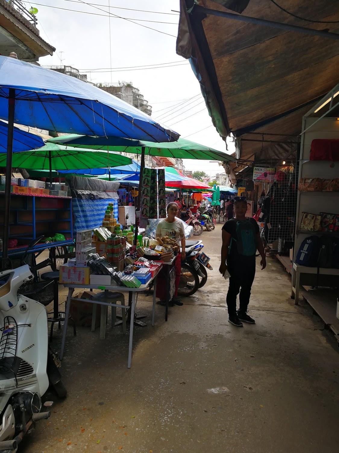 Cover Image for Huen Chan Thip