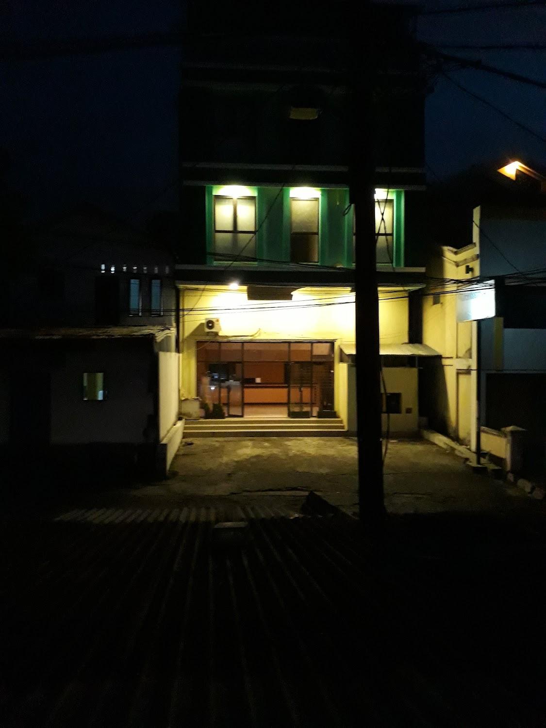 Cover Image for OYO 2515 D'karombasan Hotel