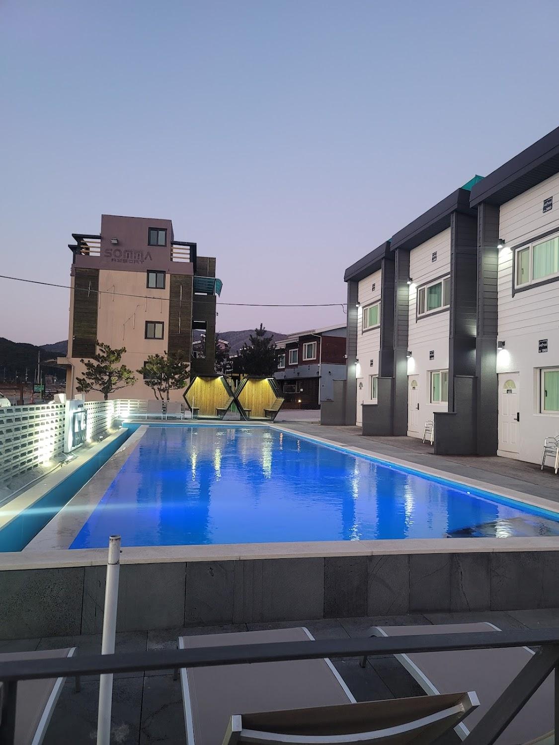 Cover Image for 헤이미쉬풀빌라