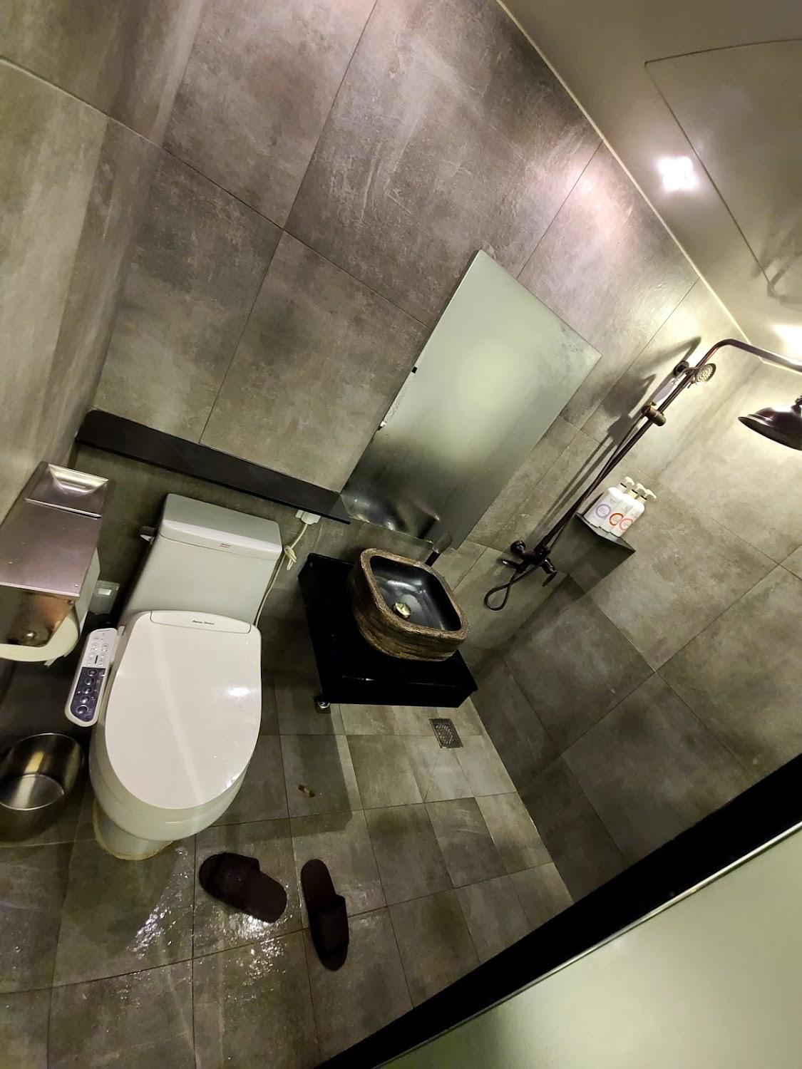 Cover Image for Hotel Cello Guri