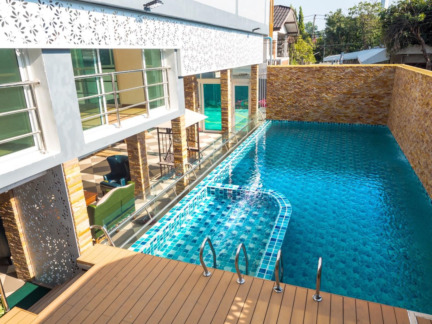 Cover Image for Suwatchai Garden