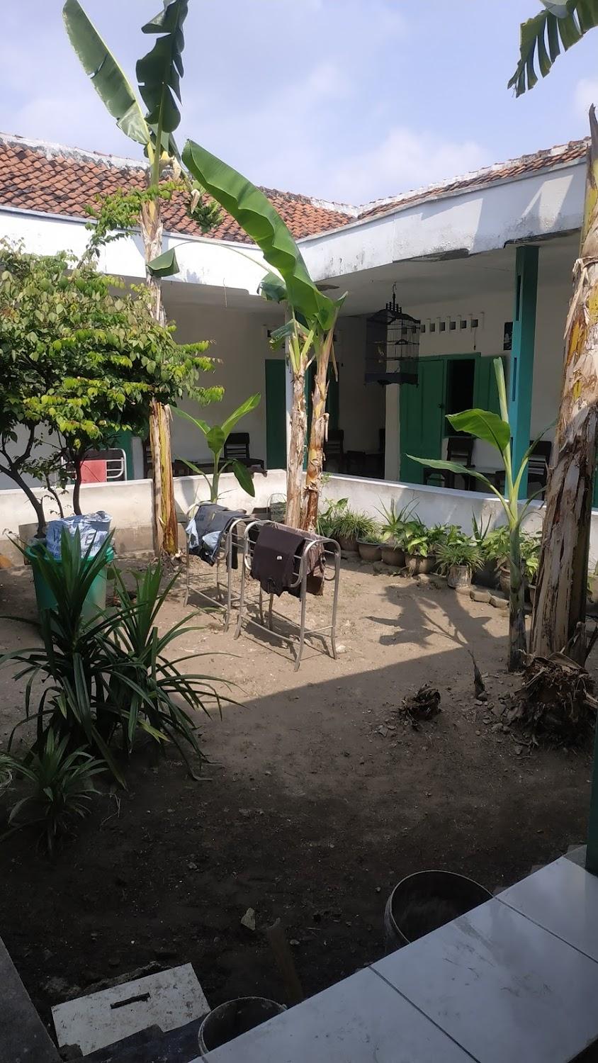 Cover Image for Hotel Irian