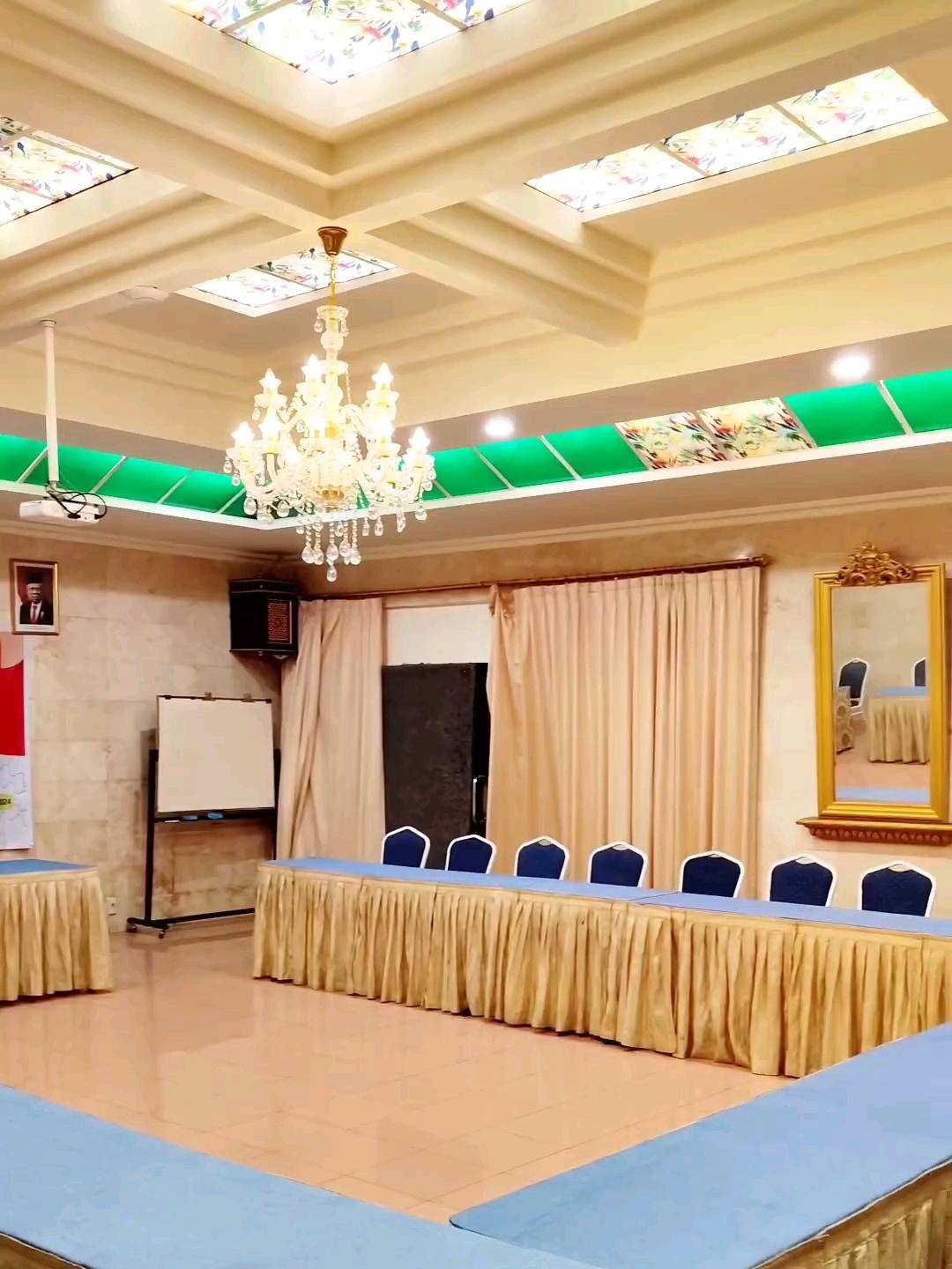 Cover Image for Hotel Indah Palace Solo