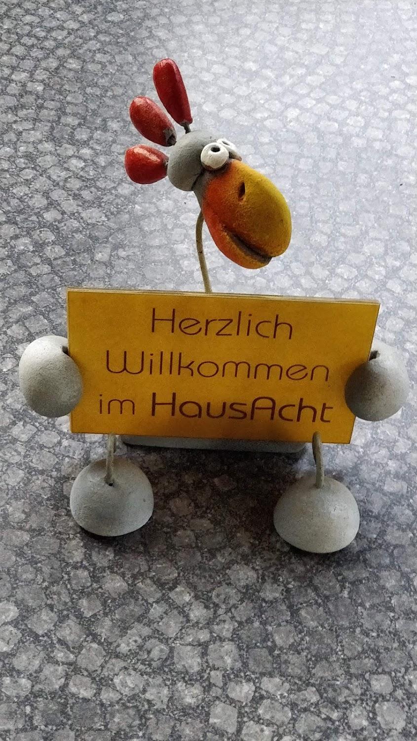Cover Image for HausAcht