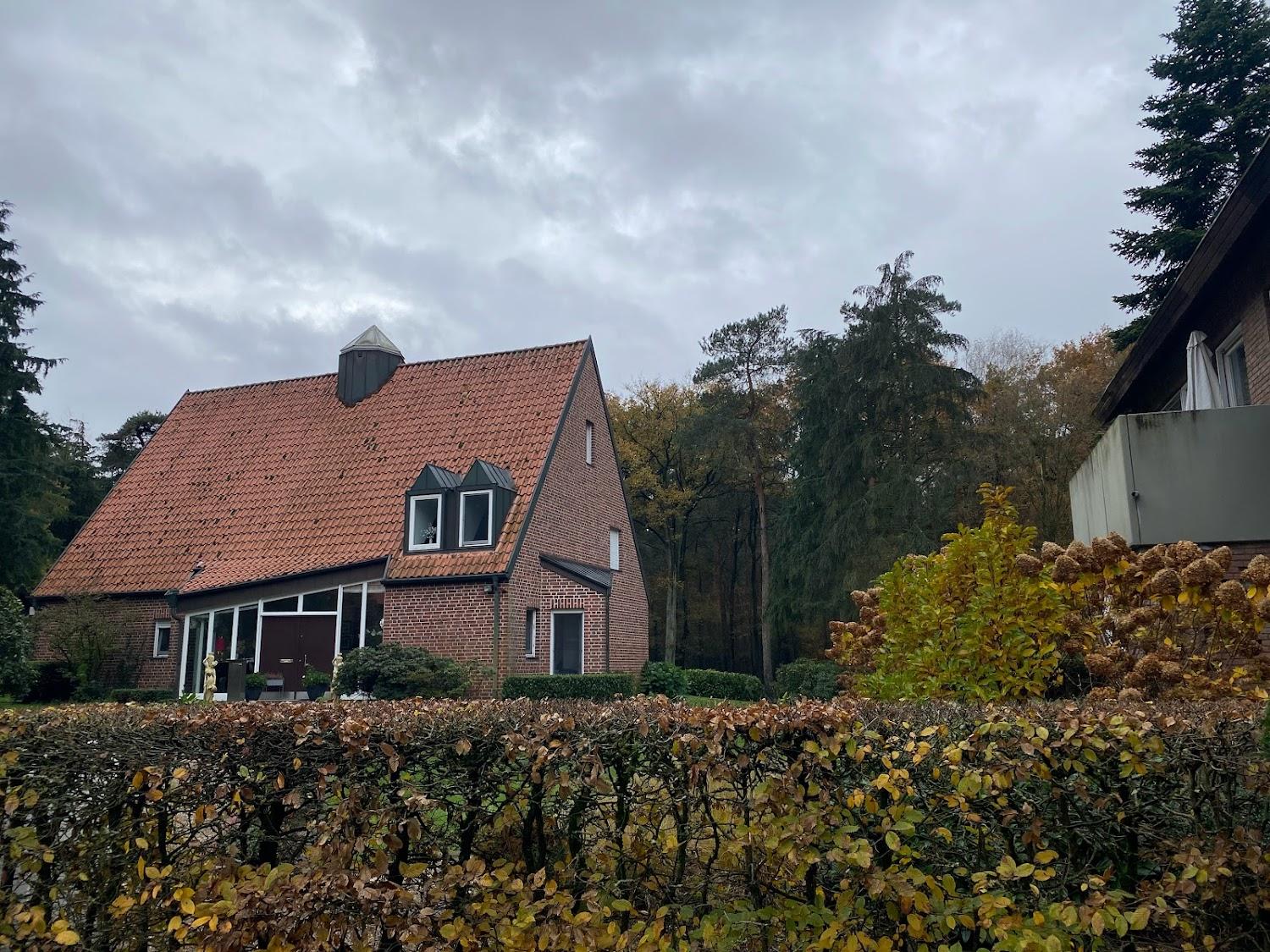Cover Image for Heidehotel Waldhütte Inhaber: Ulrike Schütte