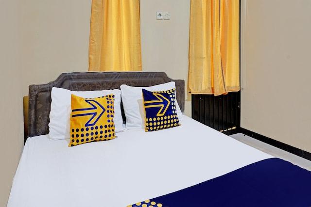 Cover Image for OYO Life 92353 Purnama Syariah Guest House