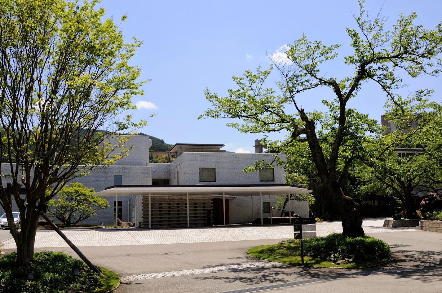 Cover Image for River Retreat Garaku
