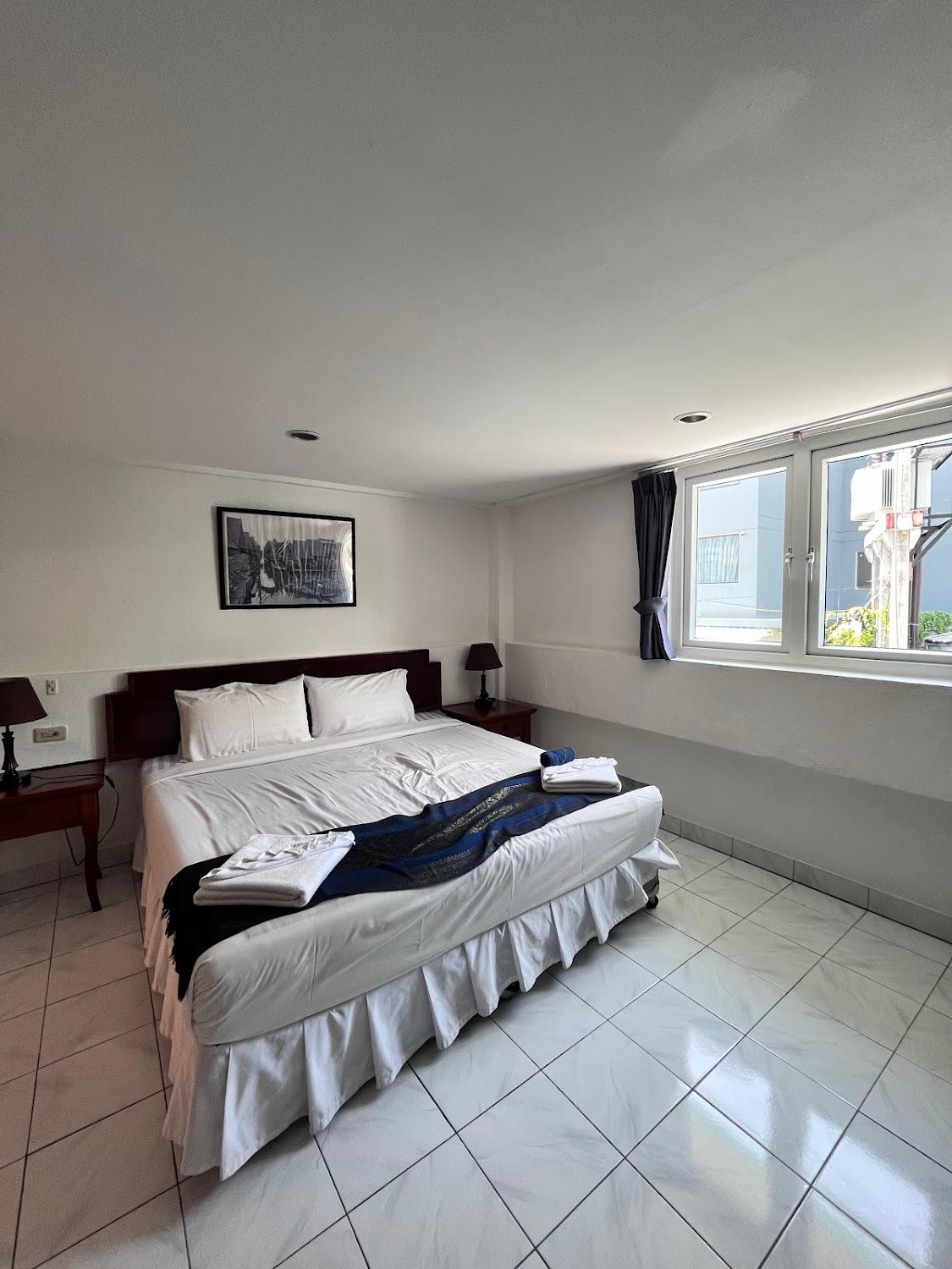 Cover Image for Bevans Place Karon