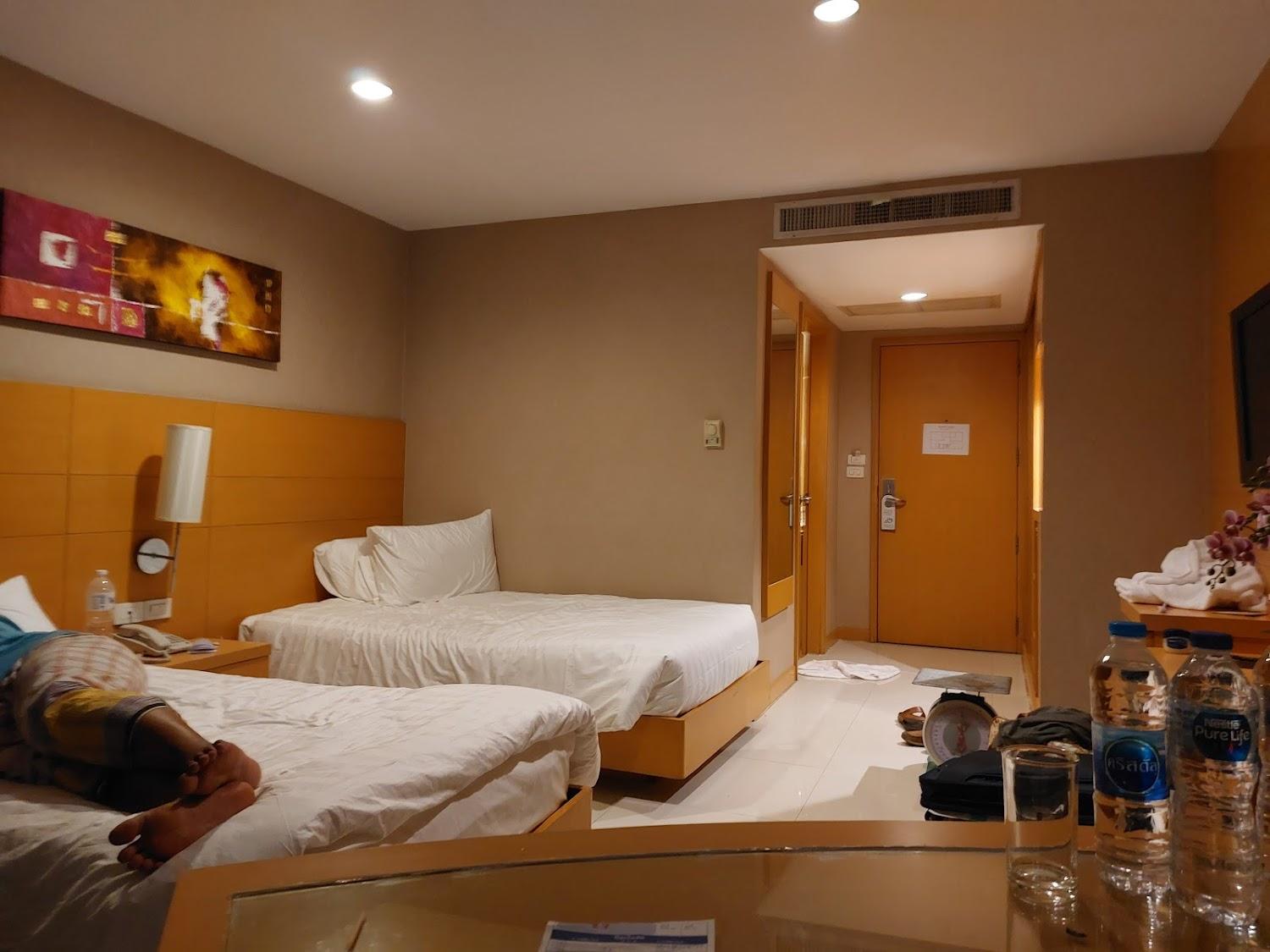 Cover Image for Masters Suites Hotel