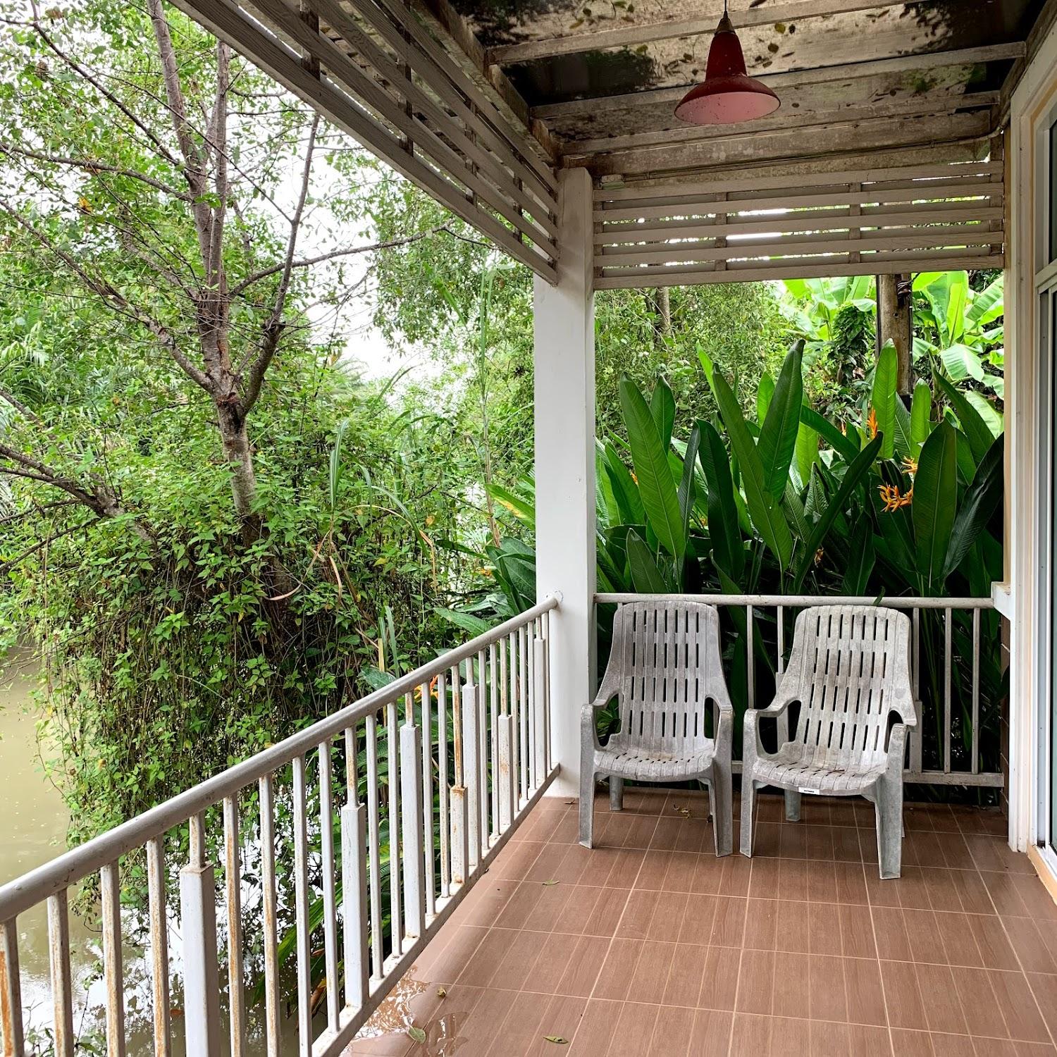 Cover Image for Srisawad Rim Nam บ้านสวนศรีสวัสดิ์ริมน้ำ อัมพวา แม่กลอง