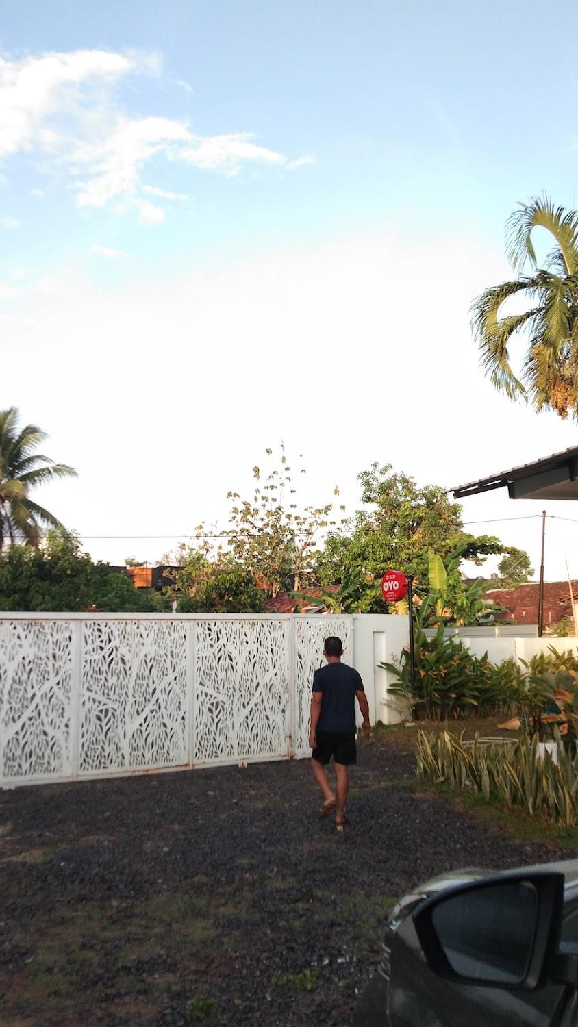 Cover Image for OYO 90124 Oemah Ratu Hostel Syariah