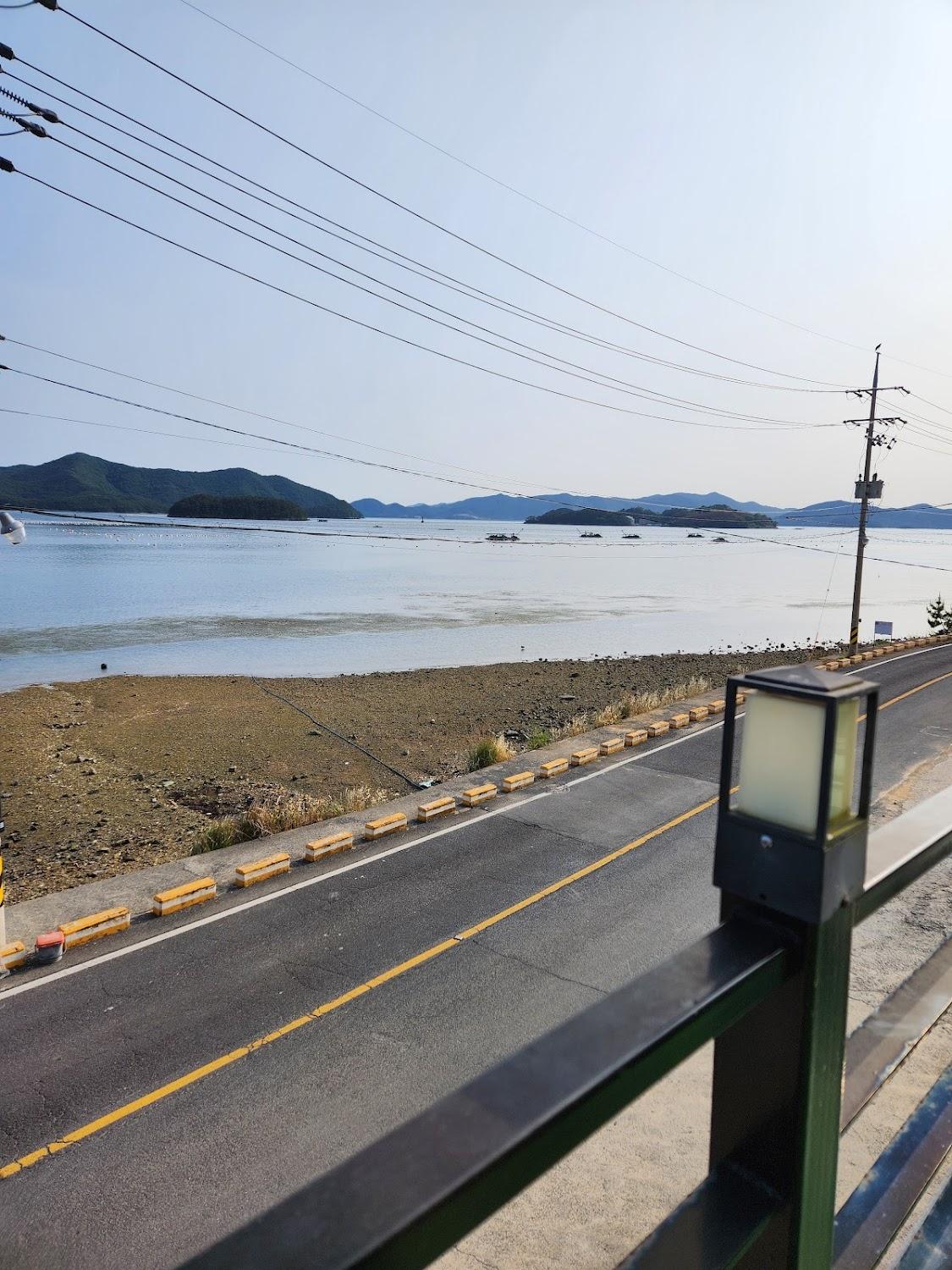 Cover Image for 별빛품은바다펜션