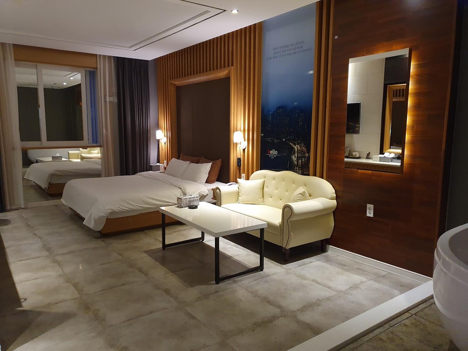 Cover Image for Hello hotel(헬로우 호텔)