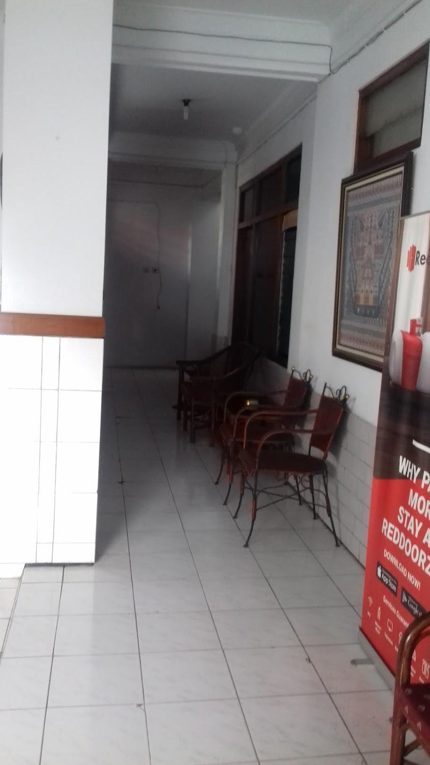 Cover Image for RedDoorz Plus near Alun Alun Selatan