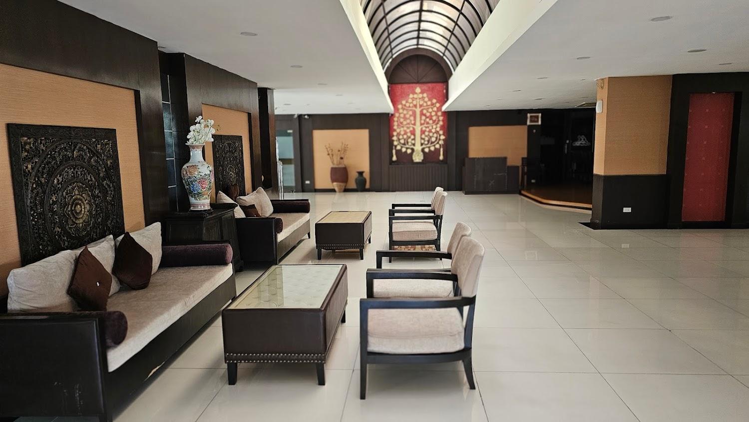 Cover Image for Boss Suites Nana Hotel