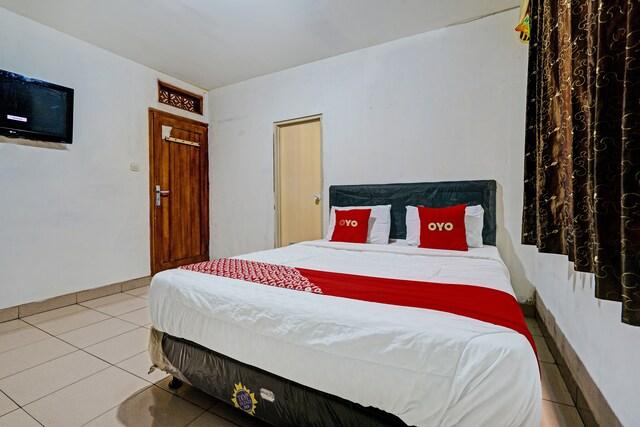 Cover Image for OYO 92726 Geulis Guest House Syariah