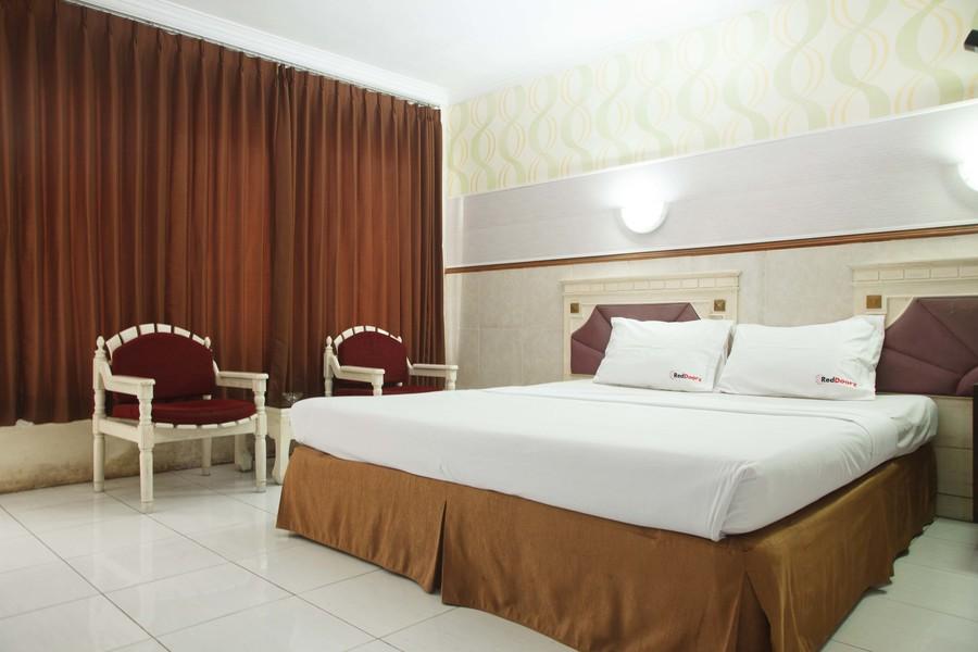 Cover Image for RedDoorz near Tunjungan Plaza