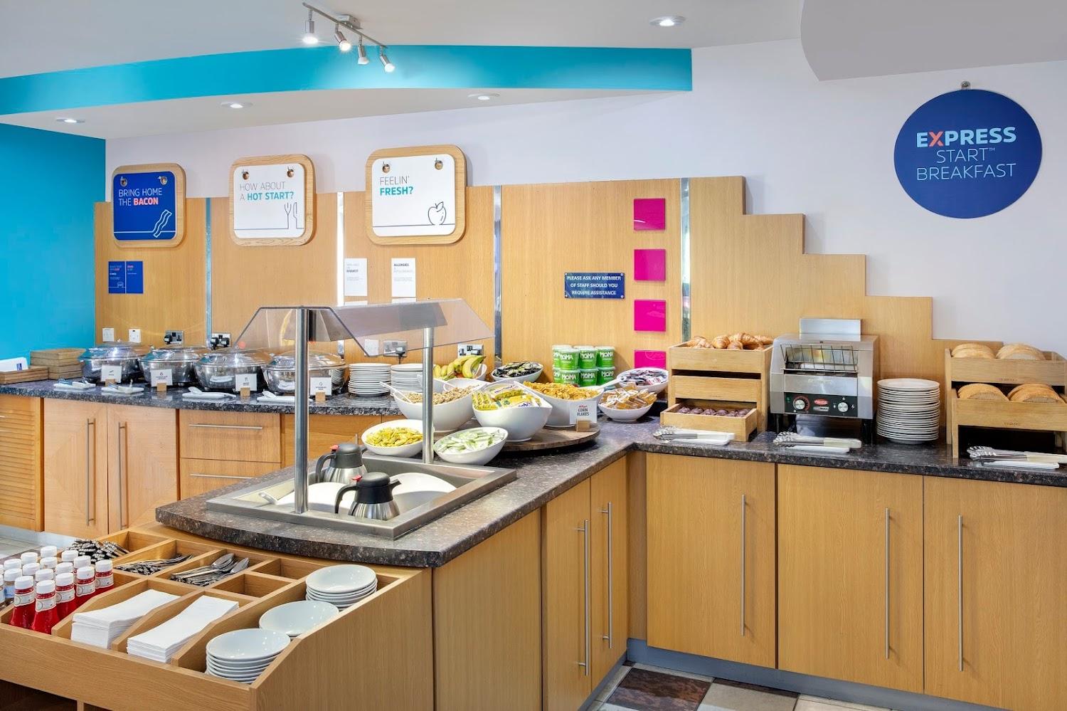 Cover Image for Holiday Inn Express Poole, an IHG Hotel