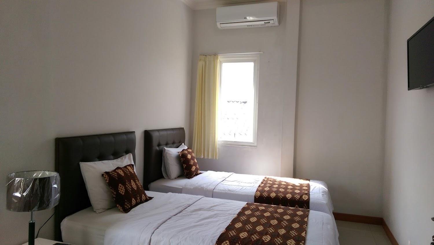 Cover Image for Rene Hotel