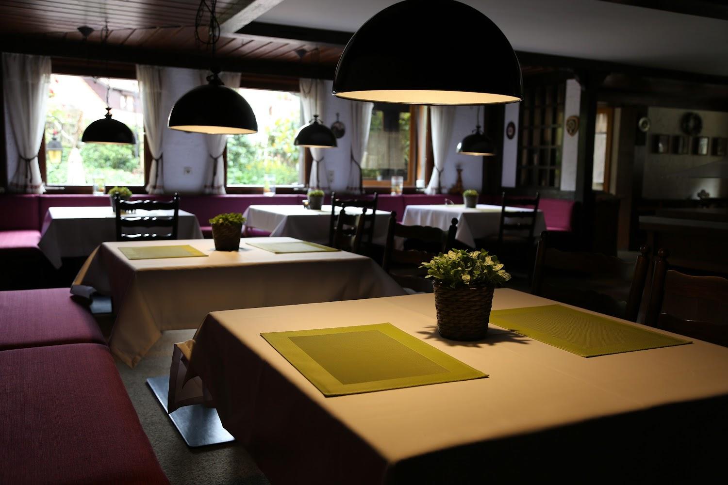 Cover Image for Das Waldhaus (Hotel)