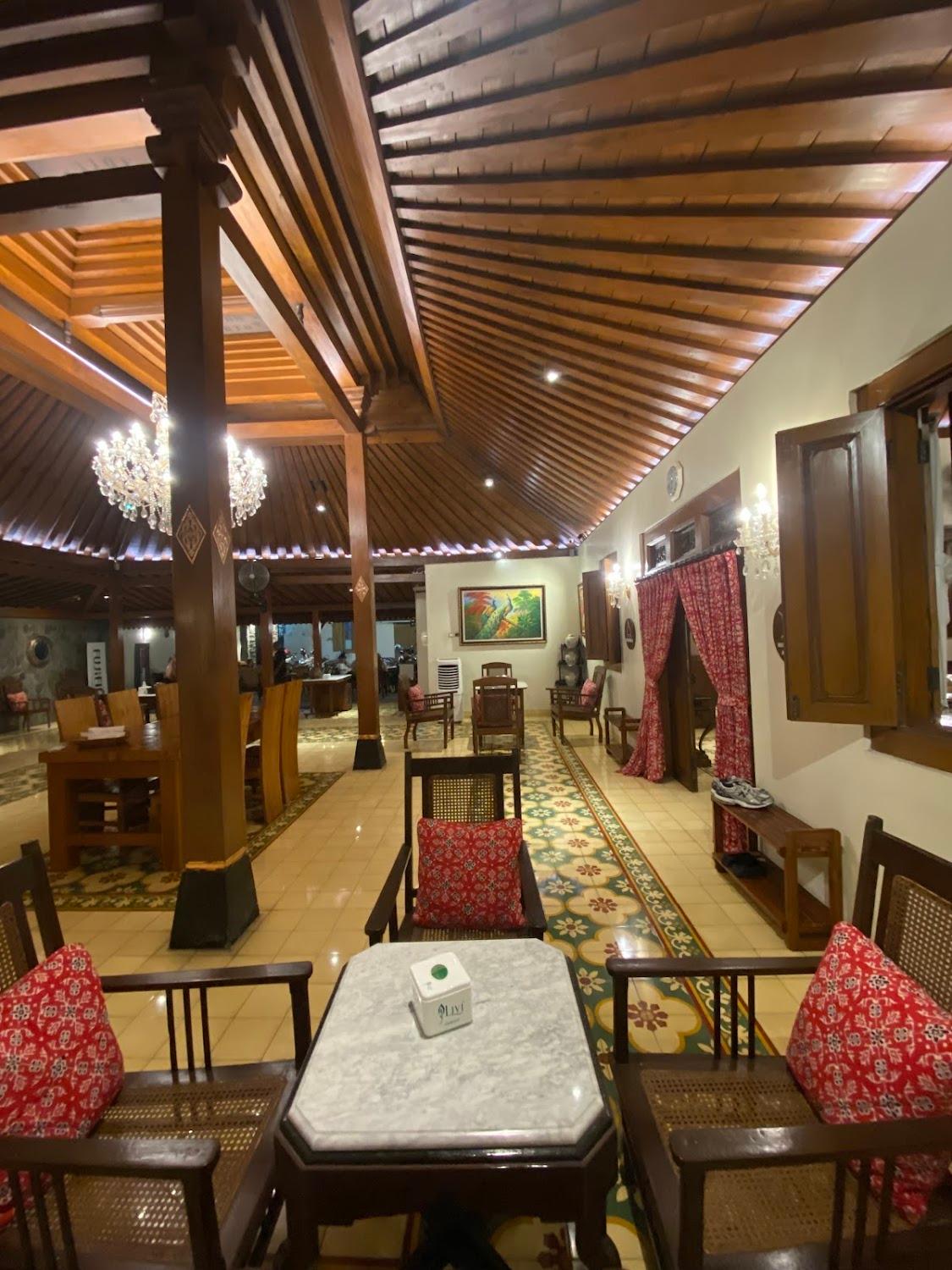 Cover Image for Ndalem Kartowikoro 1835 Coffee & Eatery
