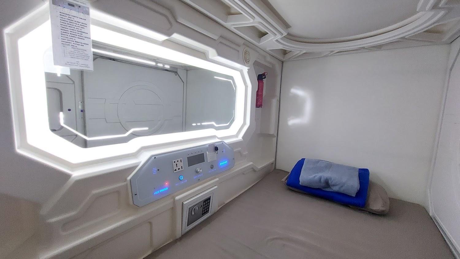 Cover Image for My Capsule Hotel