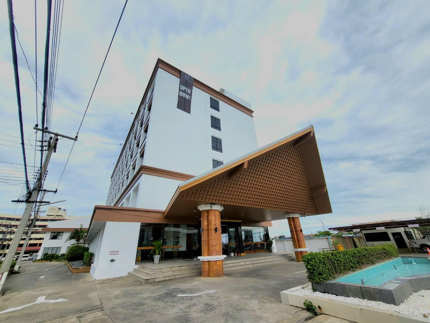 Cover Image for Ayutthaya Grand Hotel