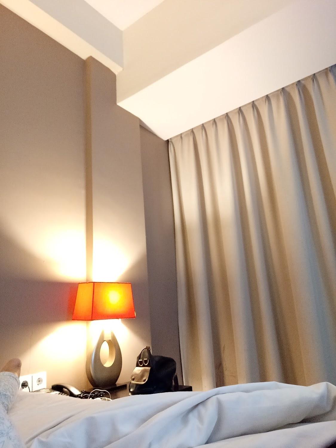 Cover Image for 100 Sunset Hotel