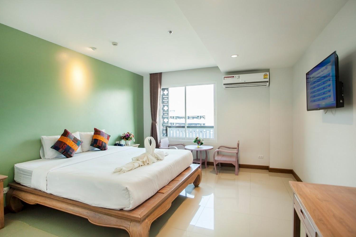 Cover Image for @Ruamchok Hotel (แอดรวมโชคโฮเทล)
