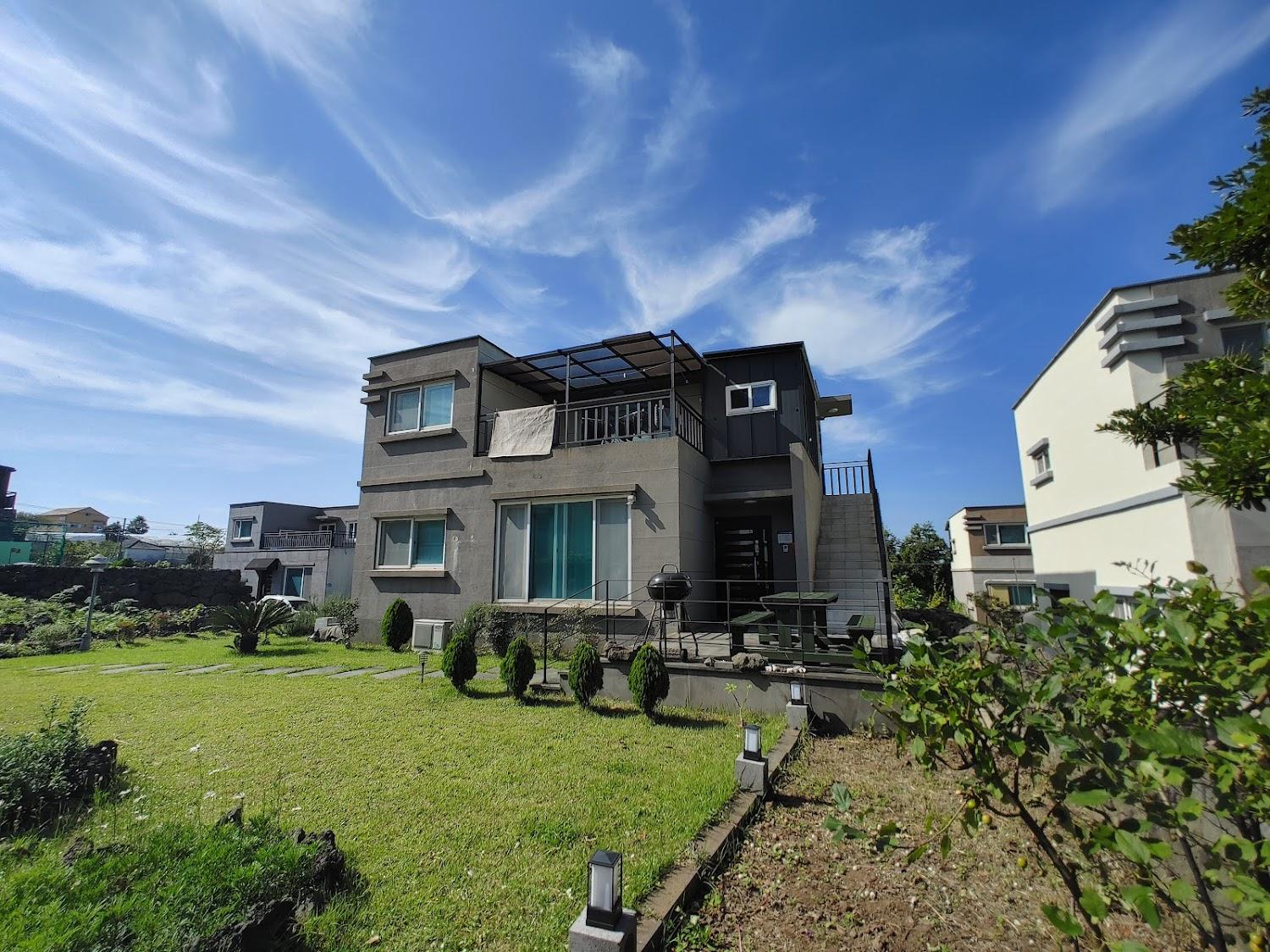 Cover Image for D1 House