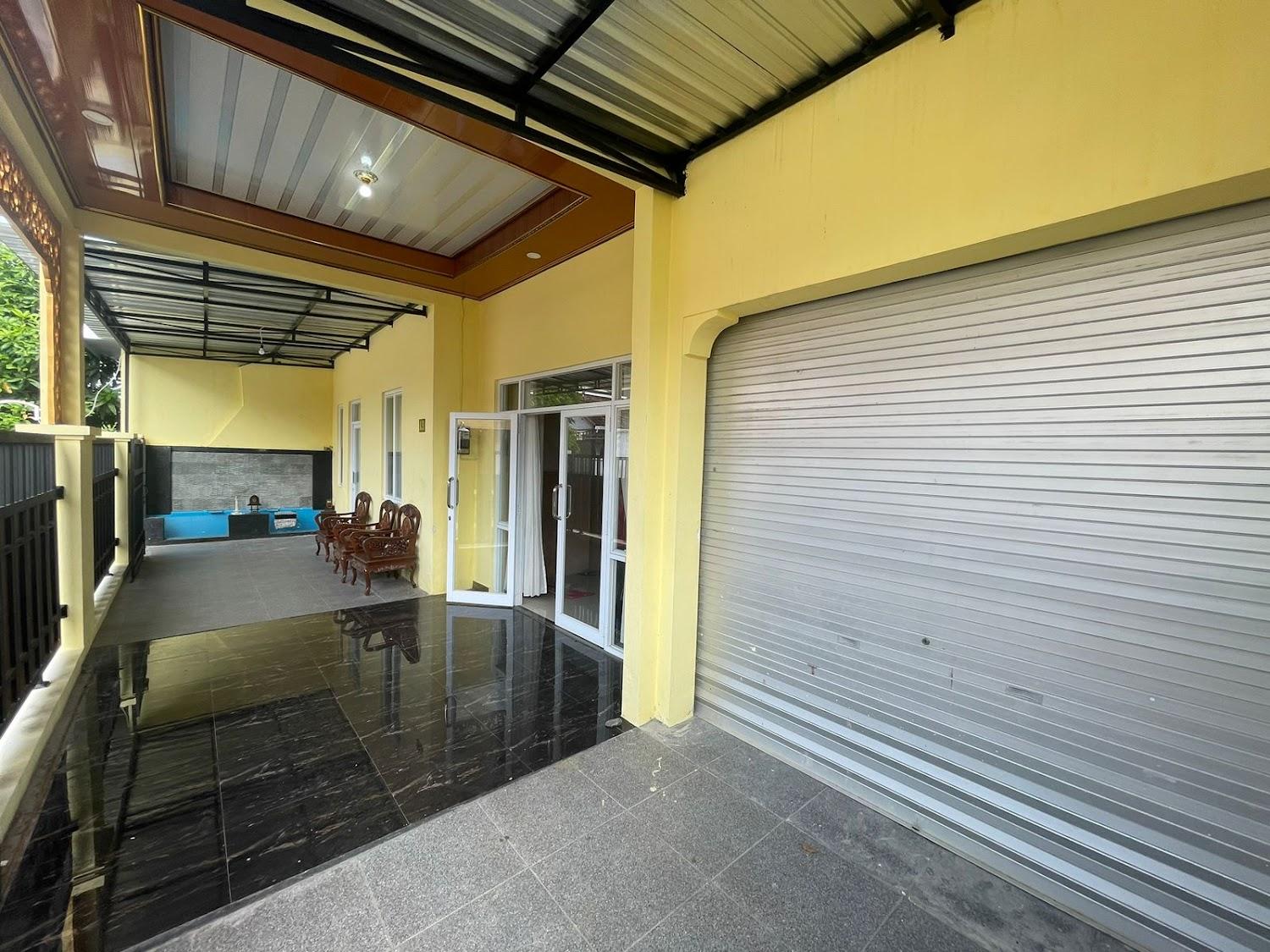 Cover Image for HOME STAY sutantyo