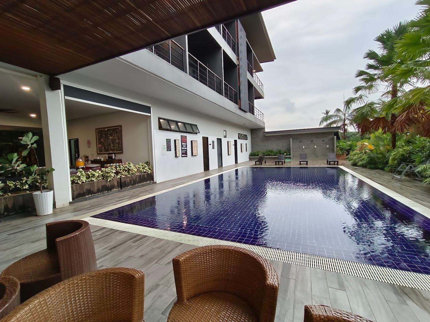 Cover Image for Roxy Sematan Villa