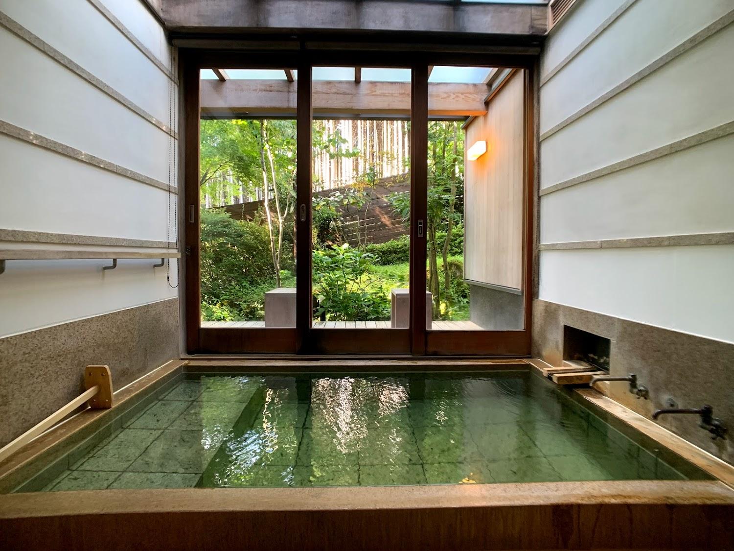 Cover Image for 山荘無量塔