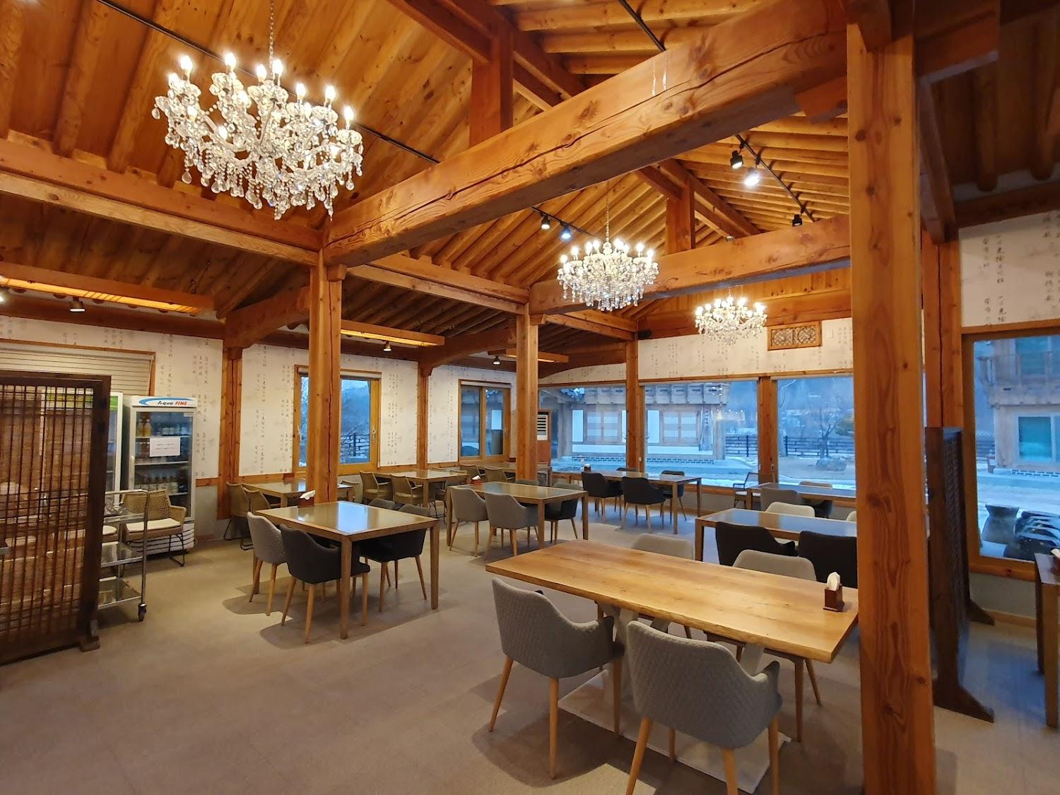 Cover Image for Royal Room of King (Wangyijiml Hanok Hotel)