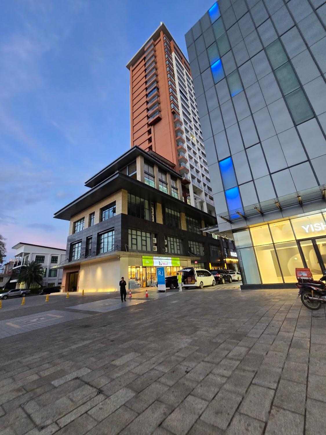 Cover Image for NAGA Frontier Suite Hotel
