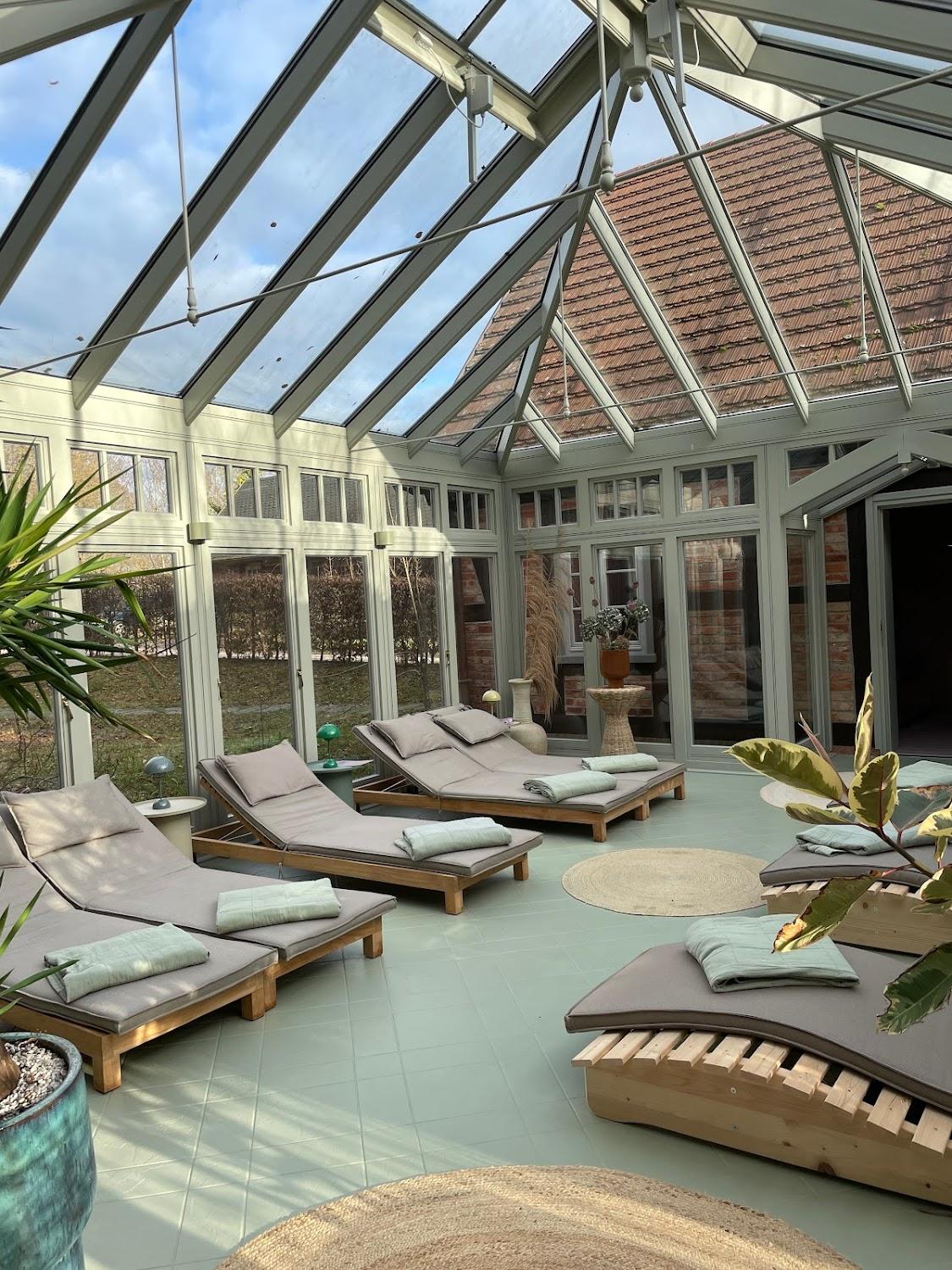 Cover Image for St. Oberholz Retreat GmbH > Woldzegarten