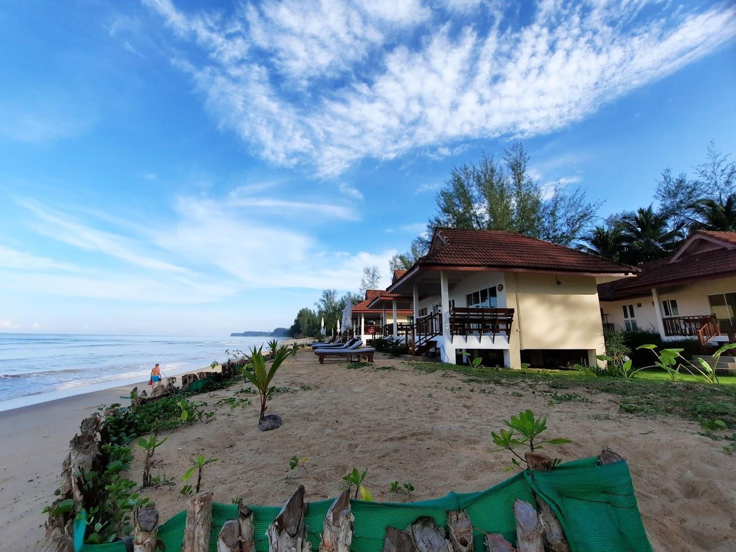 Cover Image for Pranee Beach Bungalows