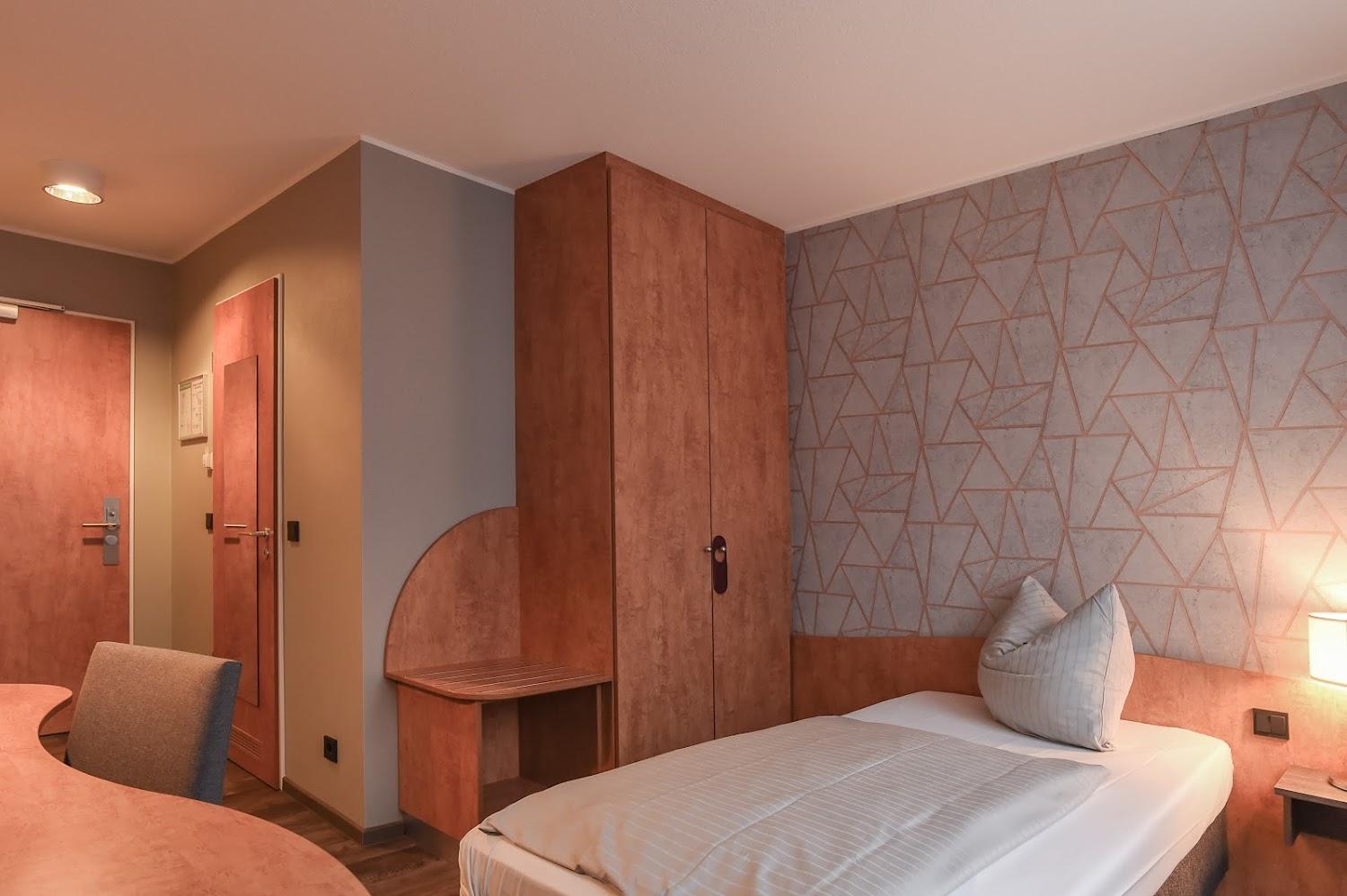 Cover Image for Eurostar Hotel