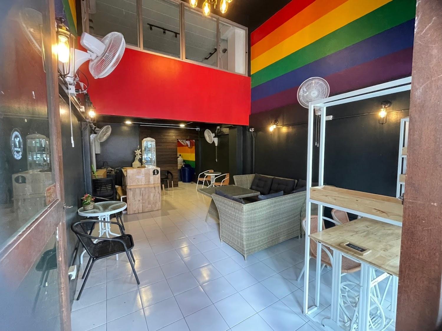 Cover Image for Rainbow's rainbow hostel