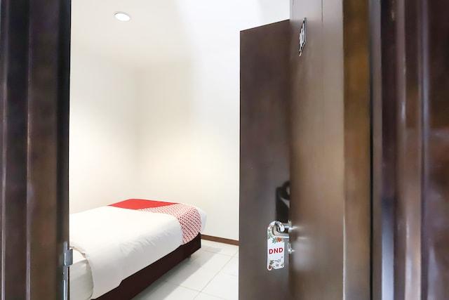 Cover Image for Super OYO 1582 Bungo Guest House